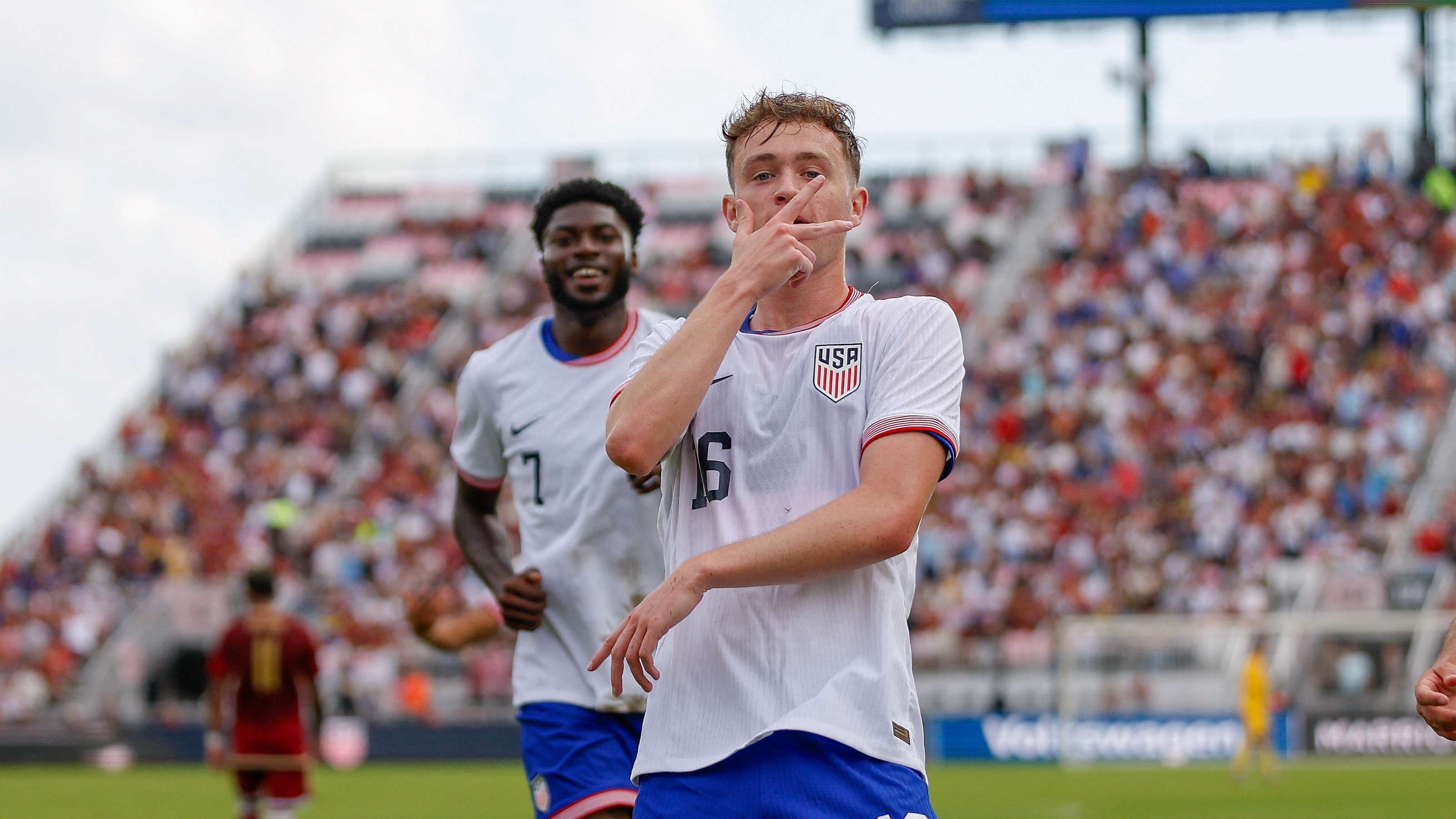 他从不让压 他从不让压